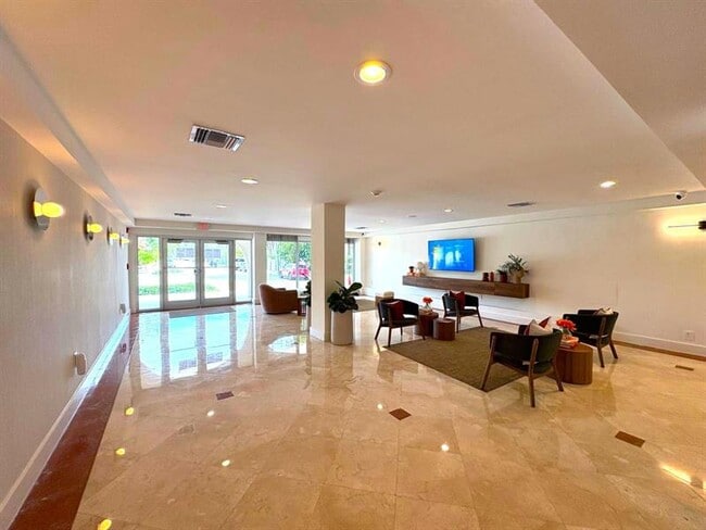 Building Photo - 1455 N Treasure Dr