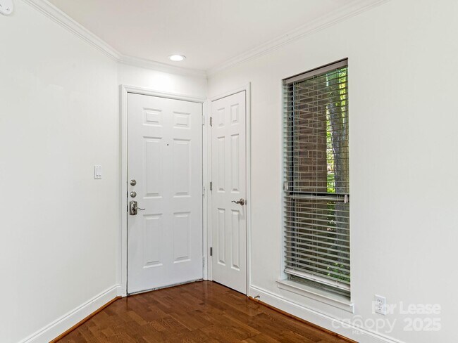 Foto del edificio - 2506 Cranbrook Ln