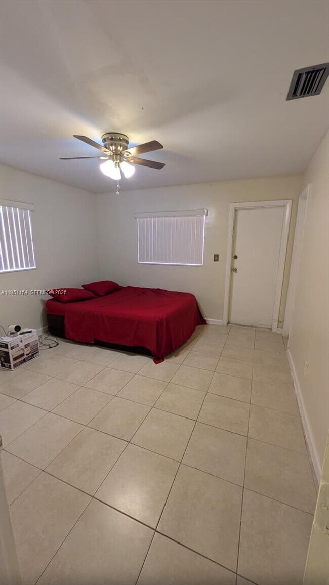 Foto del edificio - 7387 NW 76th St