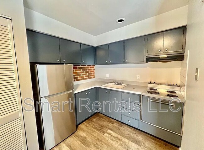 Foto del edificio - 9971 Chateau Roi Dr