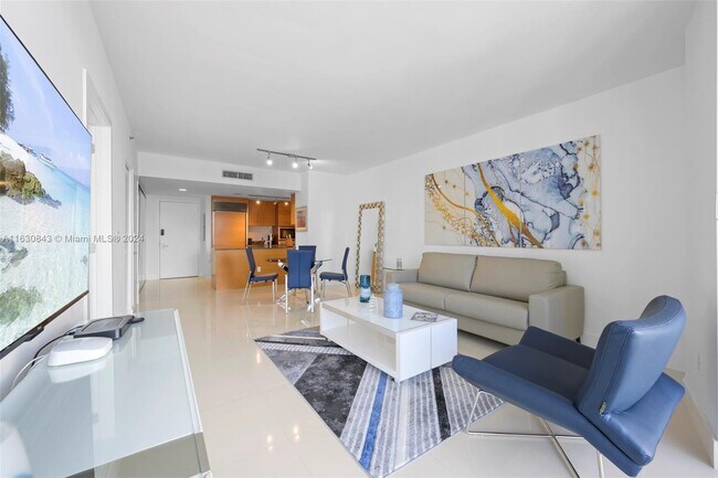 Building Photo - 485 Brickell Ave