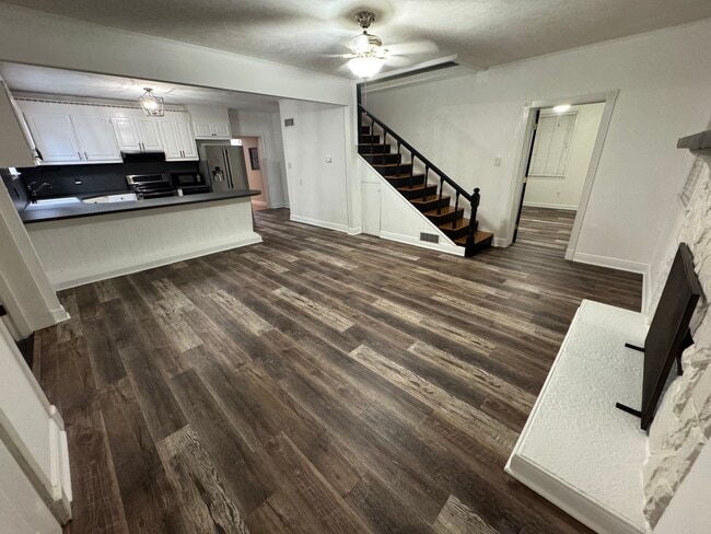 Building Photo - 5926 Saufley Pines Rd