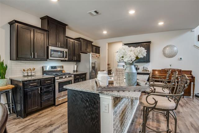 Building Photo - 2152 Miramar Dr