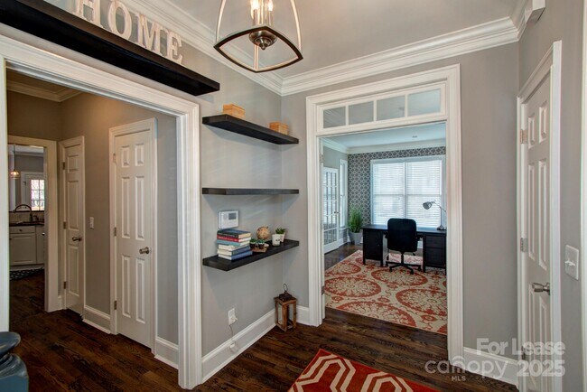 Building Photo - 10400 Orchid Hill Ln