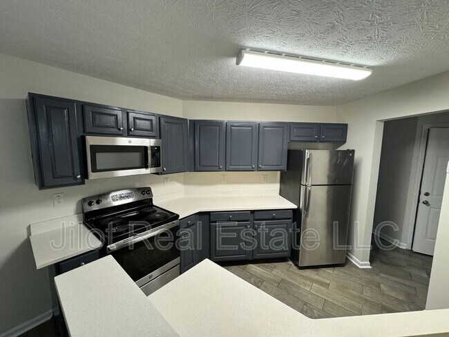 Building Photo - 1420 Camelia St