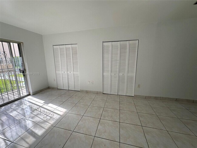 Foto del edificio - 4715 NW 7th St