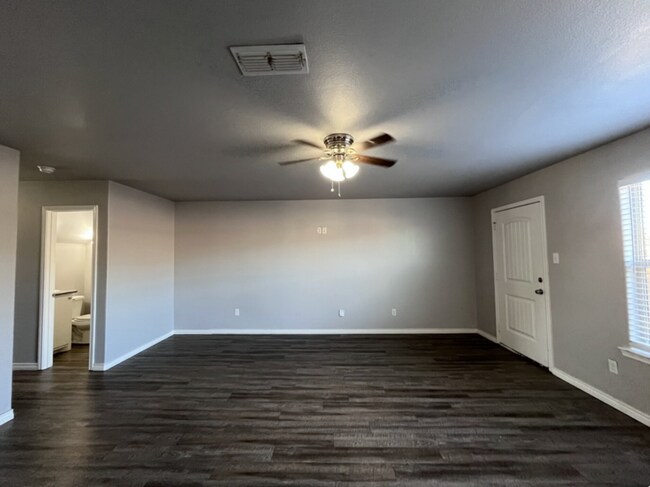 Foto del edificio - 3444 Itasca St