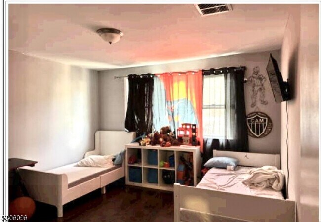Foto del edificio - 923 Magnolia Ave
