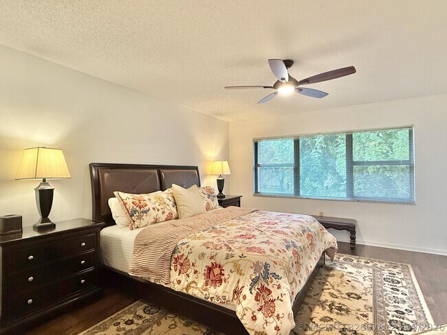 Foto del edificio - 31 Stratford Ln W
