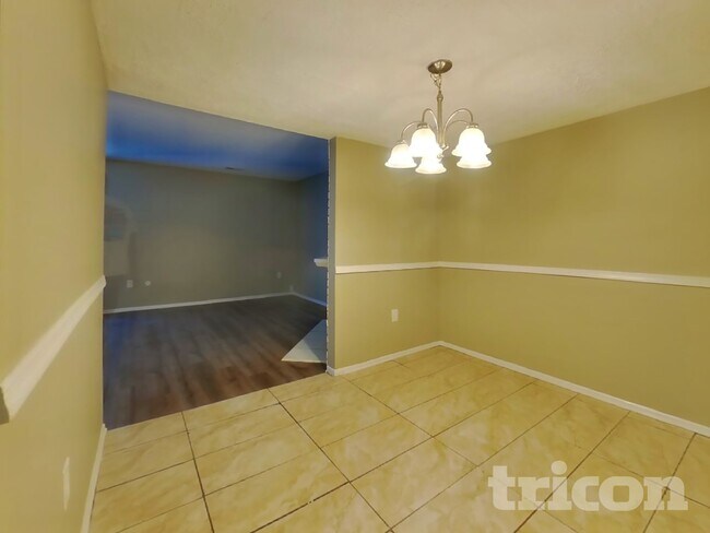 Building Photo - 1051 Dorset Dr