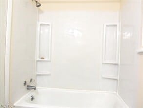 Building Photo - 762 Mentor Ave