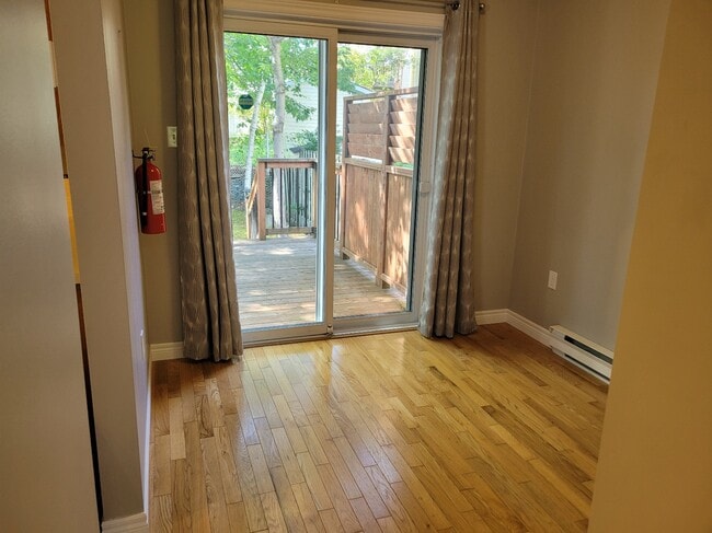 Building Photo - 102 Duffus Dr