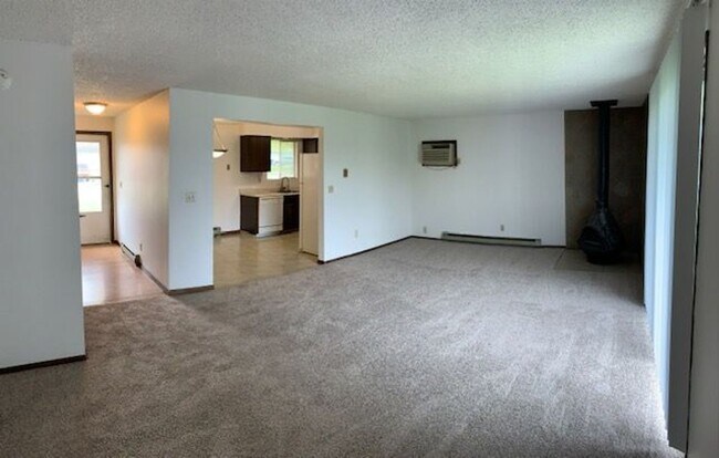Building Photo - 1066