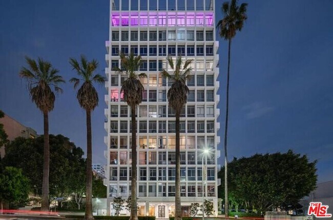 Foto del edificio - 7135 Hollywood Blvd