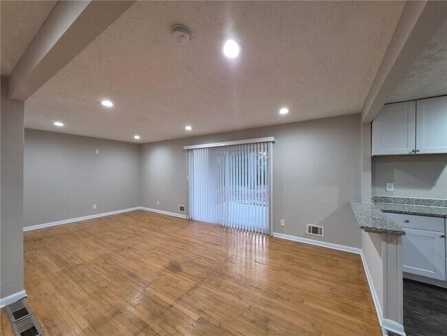 Foto del edificio - 2057 Willamette Way