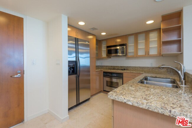 Foto del edificio - 13700 Marina Pointe Dr