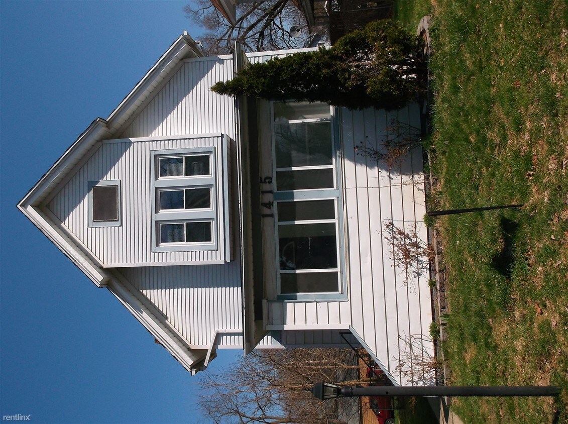 Primary Photo - 1415 Clinton Ave