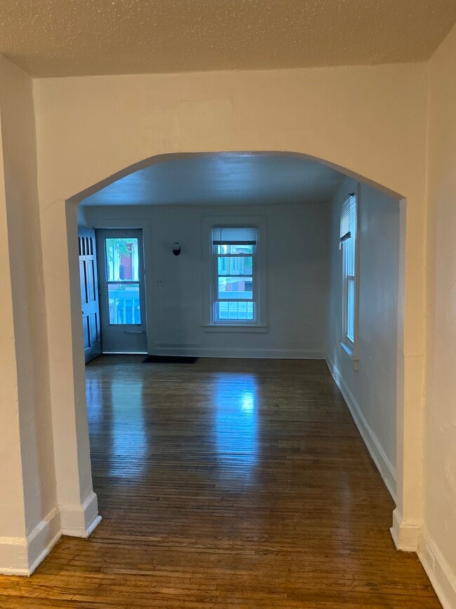 Living Room - 633 E Johnson St