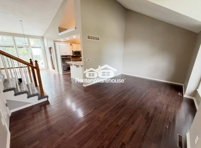 Building Photo - 13310 Crystal Ave