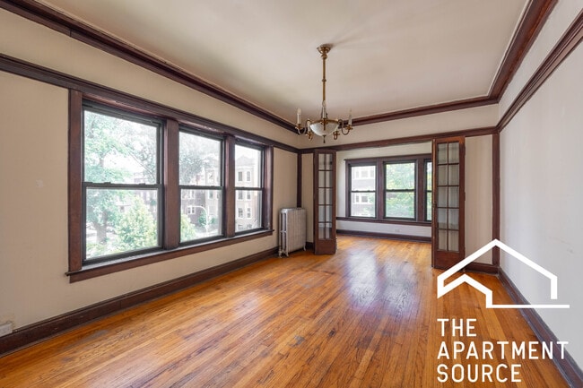 Foto del edificio - 2427 N Sawyer Ave