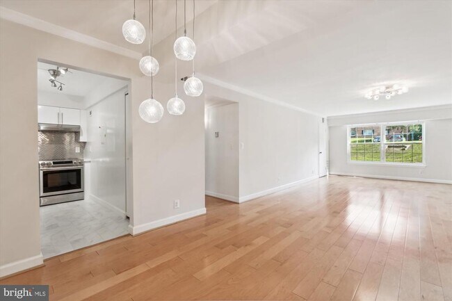 Foto del edificio - 7621 Tremayne Pl