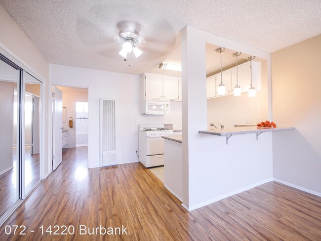 Building Photo - 14220 Burbank Blvd