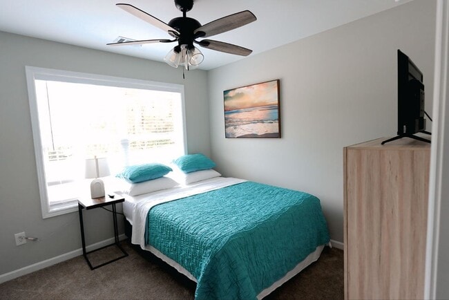 Foto del edificio - 210 Brittany Pointe Ln