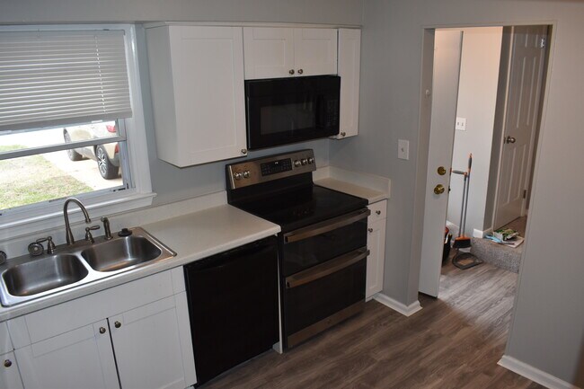 Foto del edificio - 5559 New Colony Dr