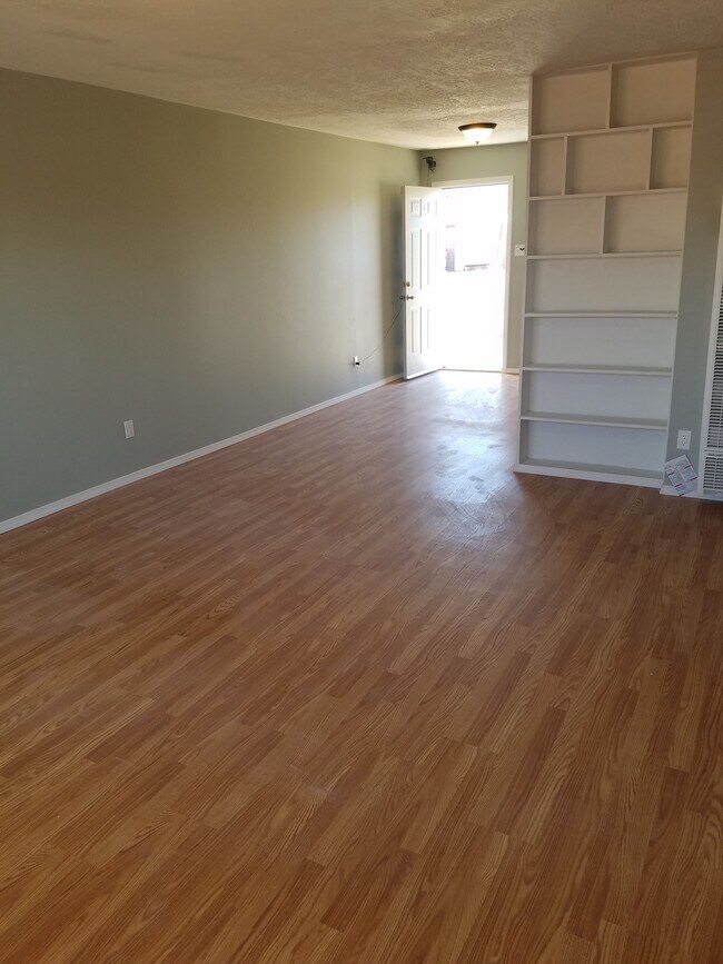 Foto del edificio - 3437 Ross Ave SE