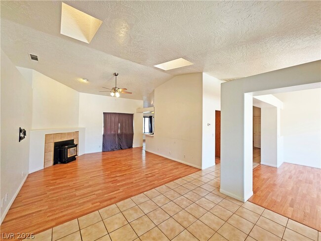 Building Photo - 2250 S Ambush St