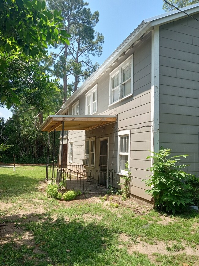 Building Photo - 612 Florence Dr