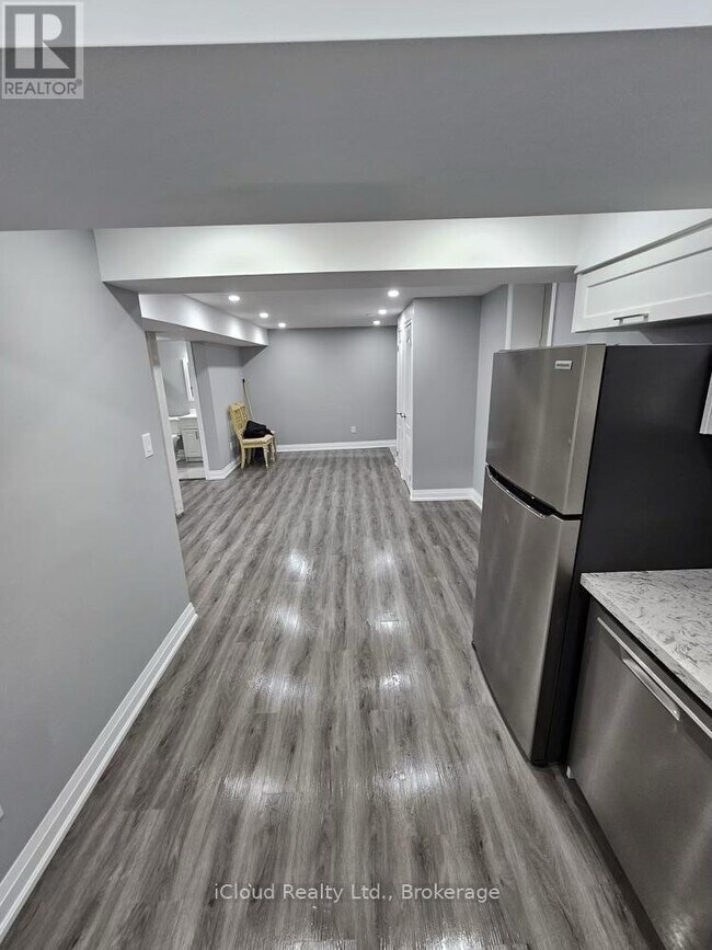 Building Photo - 62 Robertson Davies Dr