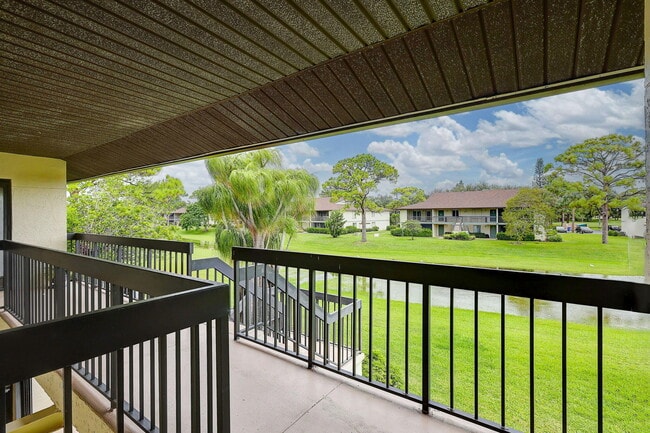 Building Photo - 6299 Chasewood Dr