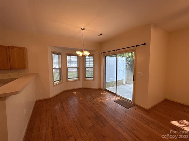 Foto del edificio - 225 Doughton Ln