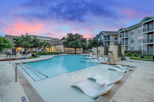Foto del edificio - Villas Tech Ridge