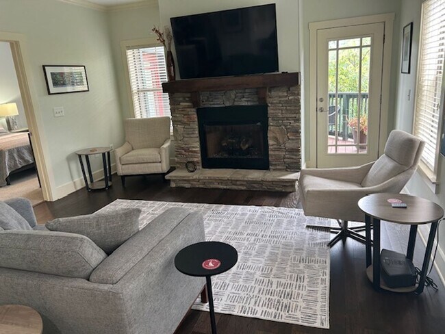 Foto del edificio - Asheville Furnished Rental!- Beaucatcher H...