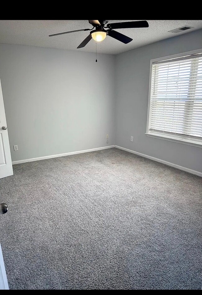 Building Photo - 8662 Meadowmont View Dr