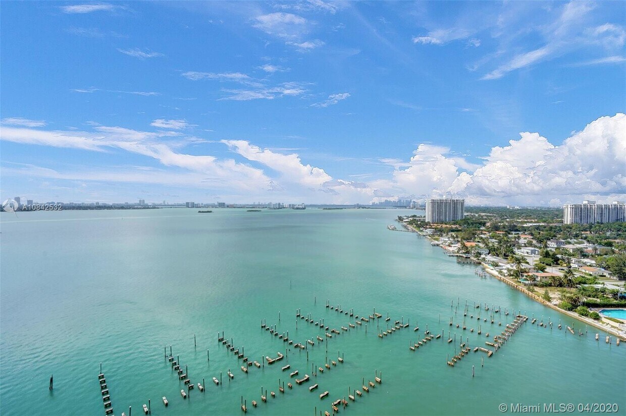 Primary Photo - 11111 Biscayne Blvd