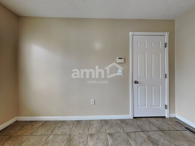 Building Photo - 6804 Trevino Way
