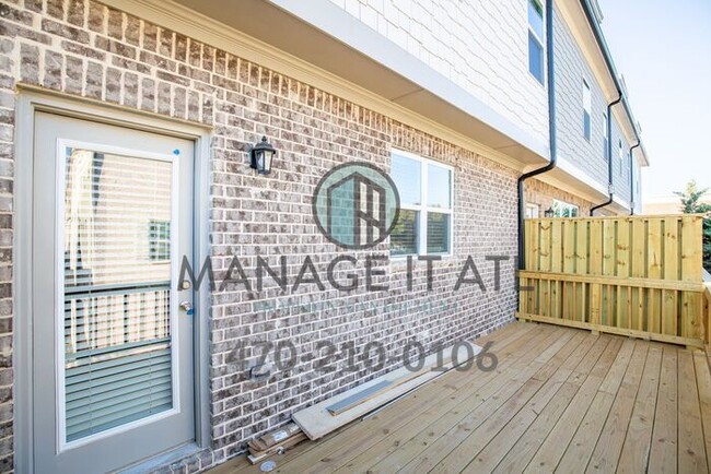 Foto del edificio - Exquisite Townhome in City of Buford