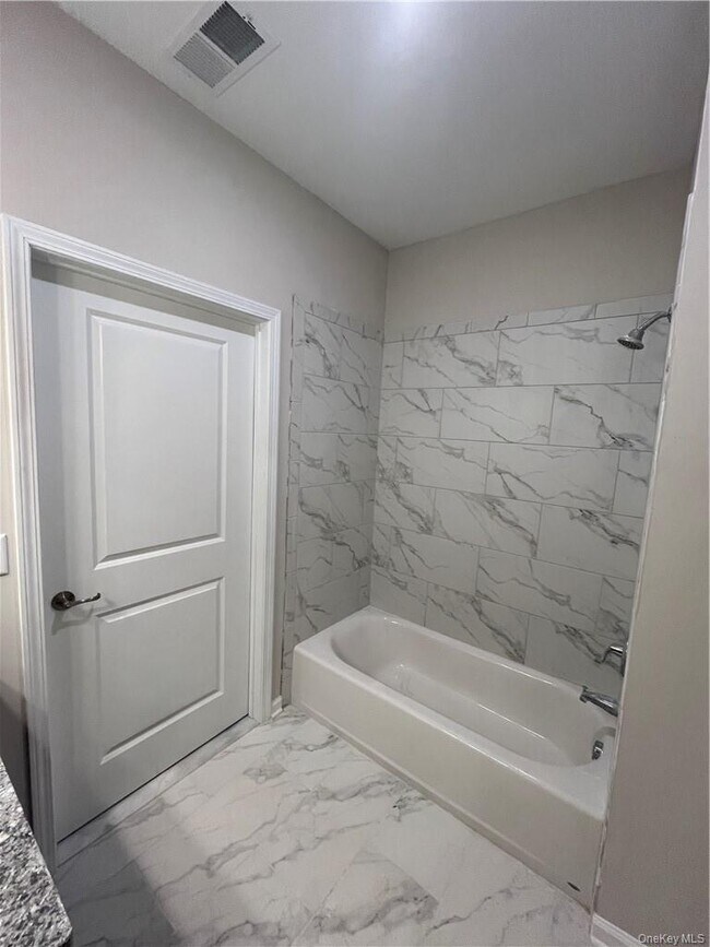 Foto del edificio - 422 Tower Ridge Cir