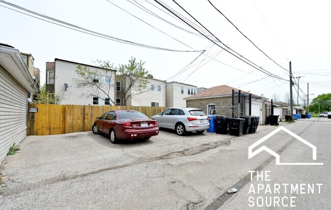 Building Photo - 2118 N Avers Ave