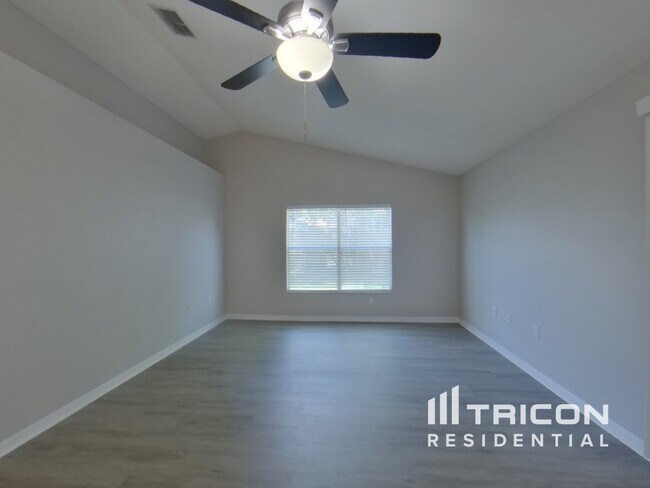 Foto del edificio - 3222 Crestwood Forest Dr