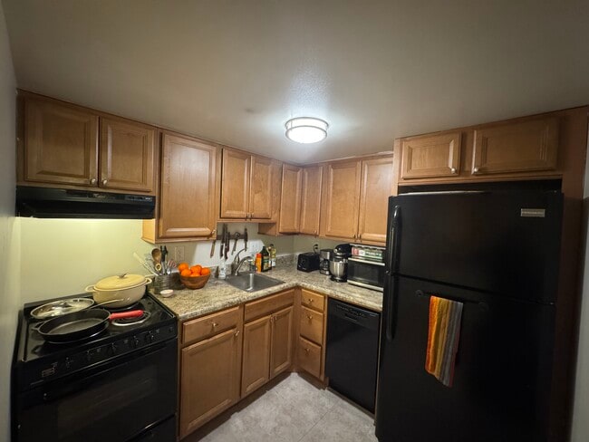 Building Photo - 3102 16th St NW