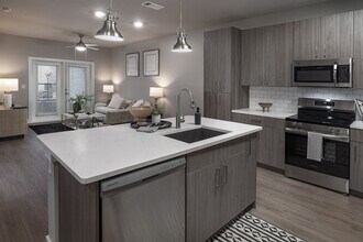 Building Photo - The Waverly at Winter Haven