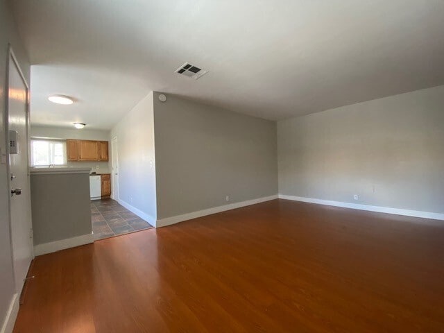Building Photo - Charming 2-bedroom, 1-bath, 800 sq. ft. du...