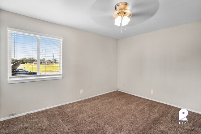 Foto del edificio - 2602 21st St N