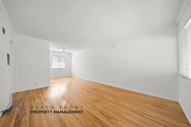 Building Photo - 636 E. 97th St.