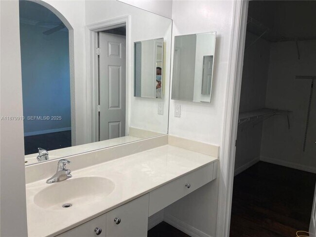 Foto del edificio - 2904 NW 33Rd Terrace