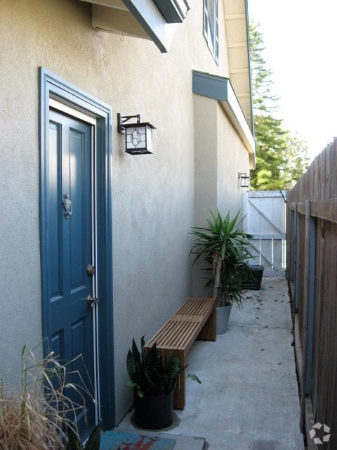 Building Photo - 515 Fullerton Ave
